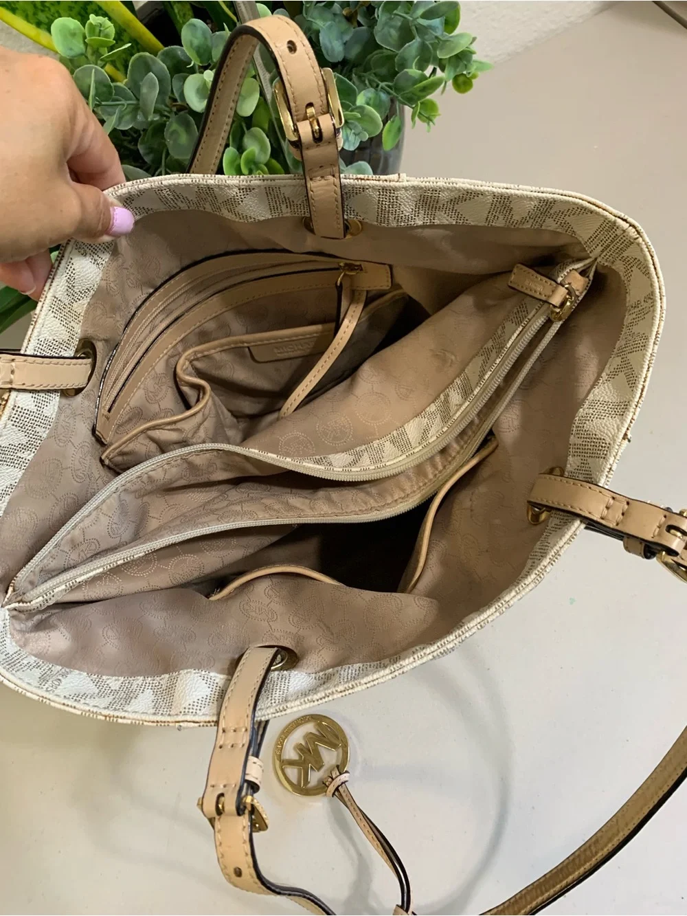 👜💕 Michael Kors Beige Signature MK Logo Tote with Tan Straps